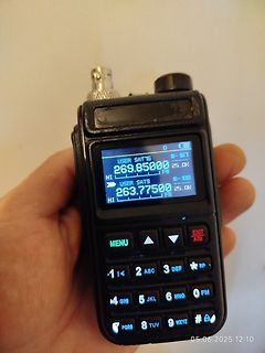 Handheld Funkgerät mit Displayanzeige