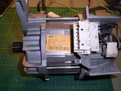 Elektromotor mit Typenschild