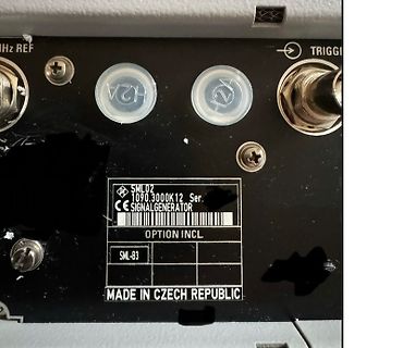 Typenschild eines Signalgenerators