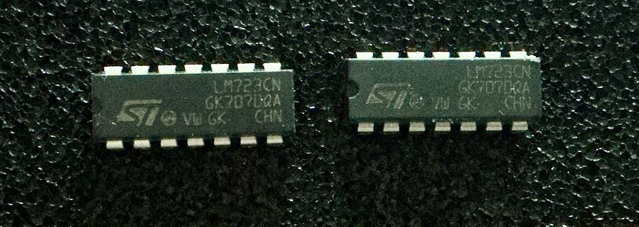 Zwei LM723CN Spannungsregler-ICs