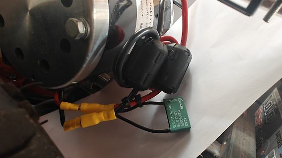 Verdrahtung eines Motors mit Steckverbindern