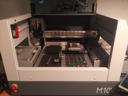 SMT Bestückungsautomat oder Pick-and-Place Maschine