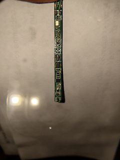 Schmale Leiterplatte mit SMD-Bauteilen