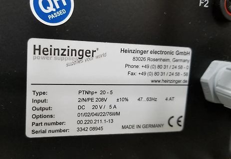 Typenschild eines Heinzinger Netzteils