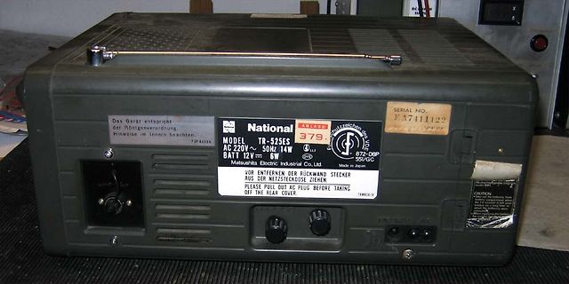 Rückseite eines National TR-525ES Radios