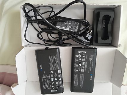 Akku-Set mit Ladegerät und Netzteil in Karton