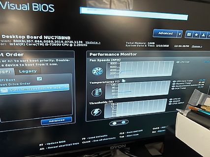 Abfotografierter Computer-BIOS Bildschirm