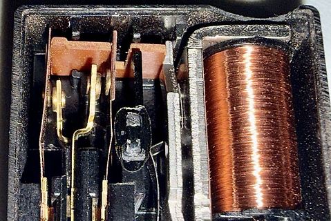 Nahaufnahme eines elektromagnetischen Relais