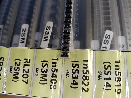 Sortierbox mit Dioden in Kunststofffächern