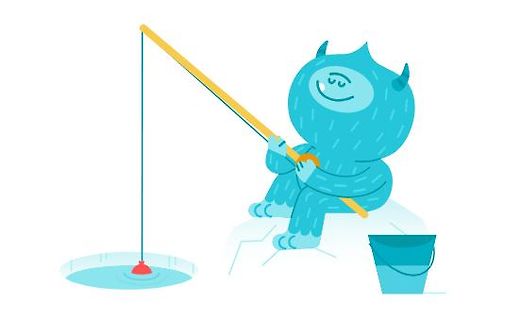 Blaues Monster angelt in einem Wasserloch