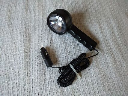 Taschenlampe mit Zigarettenanzüger-Netzteil