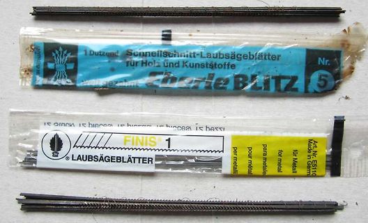 Verpackungen mit Laubsägeblättern