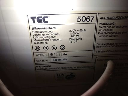 Typenschild eines TEC Mikrowellenherds