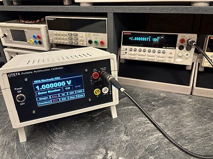 Messgeräte und TETA Portable Multifunction Calibrator