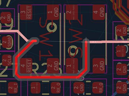 Ausschnitt eines PCB-Layouts mit Leiterbahnen und Pads