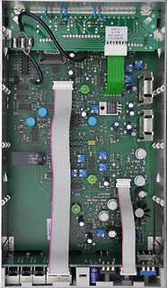 Leiterplatte mit Flachbandkabeln und elektronischen Bauteilen
