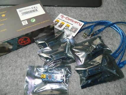 Mehrere Mikrocontroller-Boards in antistatischen Beuteln