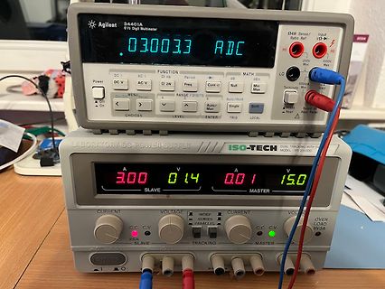 Agilent Multimeter und ISO-TECH Labornetzteil