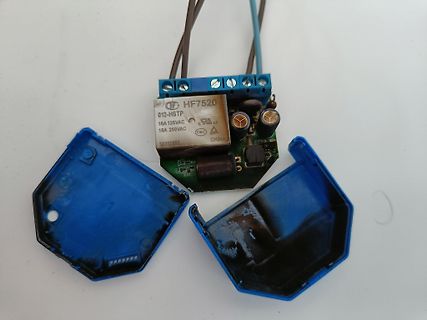 Geöffnetes HF7520 Modul in blauem Gehäuse