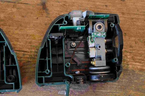 Innenansicht eines geöffneten elektronischen Geräts