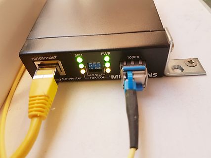 Medienkonverter mit Ethernet und Glasfaser Anschluss