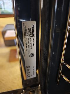 Typenschild eines Miele Backofens