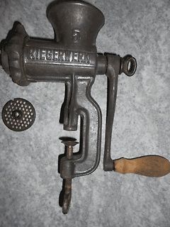 Antike Fleischmühle aus Metall