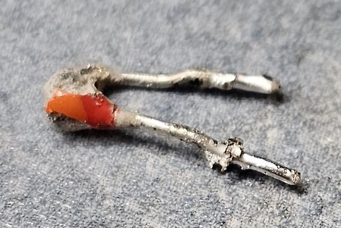 Beschädigter oder verbrannter elektronischer Baustein