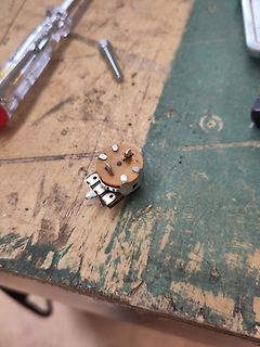 Potentiometer auf Werkbank