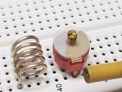 Bauteile auf einem Breadboard