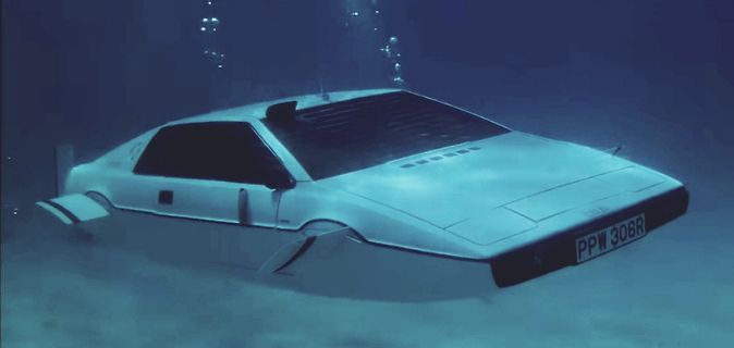 Auto unter Wasser