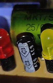 Nahaufnahme von LEDs und einem Kondensator