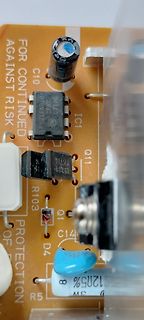 Nahaufnahme einer Leiterplatte mit elektronischen Bauteilen