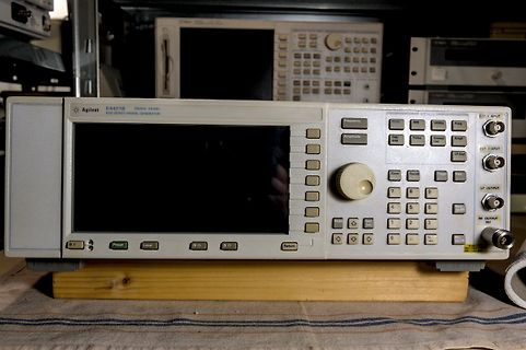 Agilent E4421B ESG Signal Generator