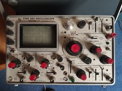 Analoges Oszilloskop Typ 454
