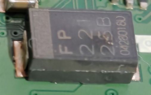 Nahaufnahme eines elektronischen Bauteils auf Leiterplatte