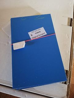 Blaues FR4-Material mit Etikett