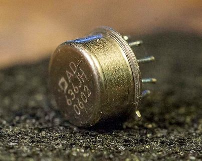 Metallgehäuse eines elektronischen Bauteils