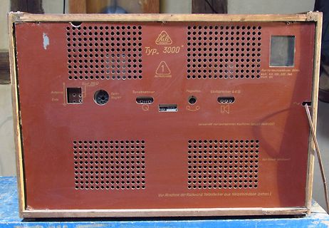 Rückseite eines Hali Radio Typ 3000