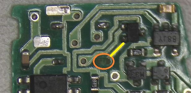 Nahaufnahme einer Leiterplatte mit SMD-Bauteilen