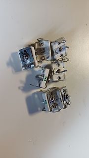Mehrere elektrische Schalter oder Relais-Module