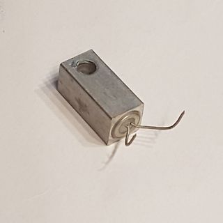 Metallblock mit Drahtanschluss