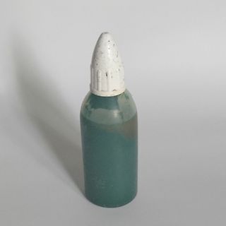 Flasche mit weißem Verschluss
