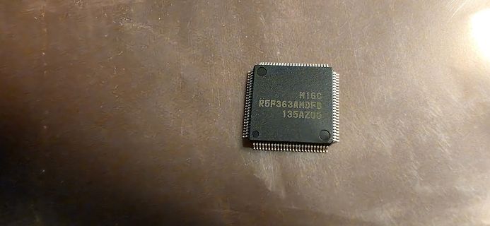 Mikrocontroller R5F363AMDFB