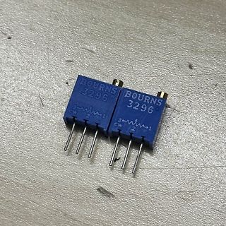 Zwei Bourns 3296 Potentiometer