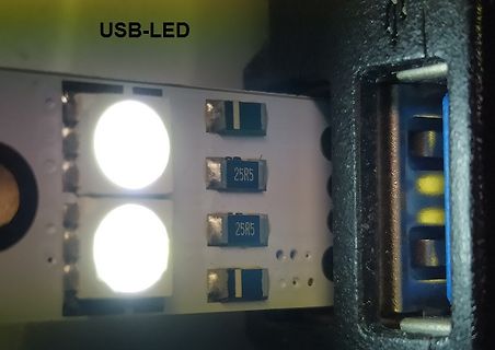 USB-LED Leiterplatte mit zwei leuchtenden LEDs