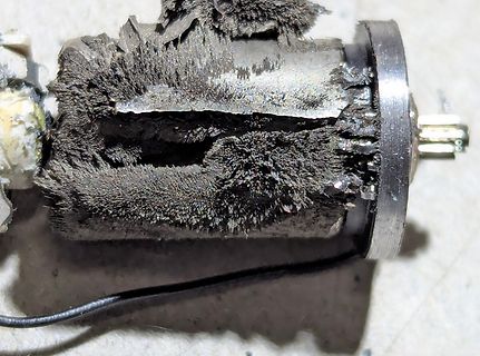 Beschädigtes oder verbranntes Bauteil