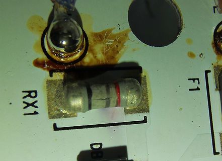 Nahaufnahme einer Leiterplatte mit Bauteilen