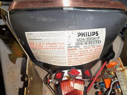 Philips Bildröhre mit Typenbezeichnung und Bauteilen