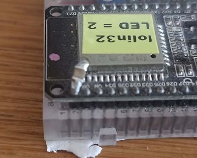 Nahaufnahme eines Loetin32 Mikrocontroller-Moduls